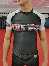 Load image into Gallery viewer, PIT Hawaii Flag Short Sleeve Rashguard
