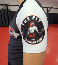 Load image into Gallery viewer, PIT Hawaii Flag Short Sleeve Rashguard